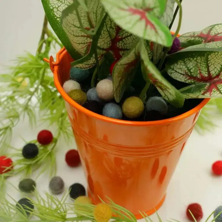 Crafting Joy with 2 cm Felt Balls: Vibrant and Versatile - 300 pcs