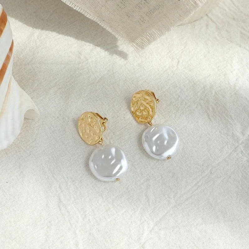 just-lil-things-pin-earrings-gold-earrings-jlt10400