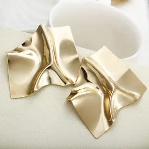 just-lil-things-pin-earrings-gold-earrings-jlt10423