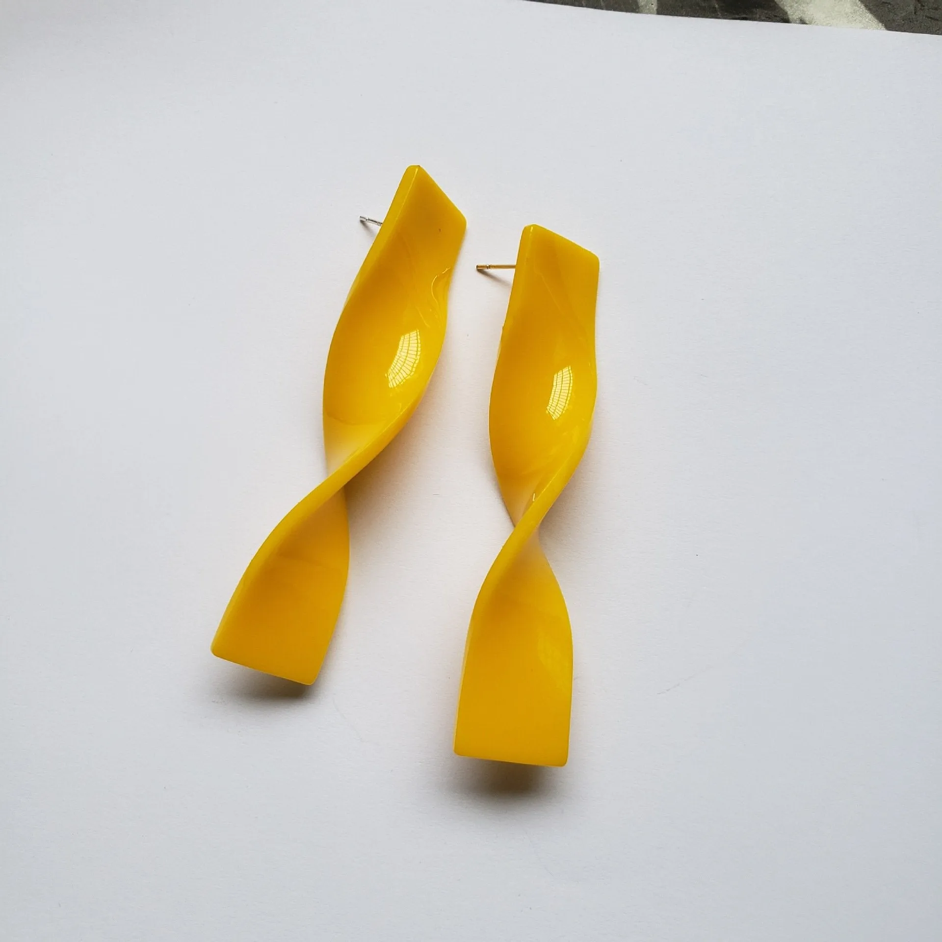 just-lil-things-yellow-pin-earrings-jlt10686