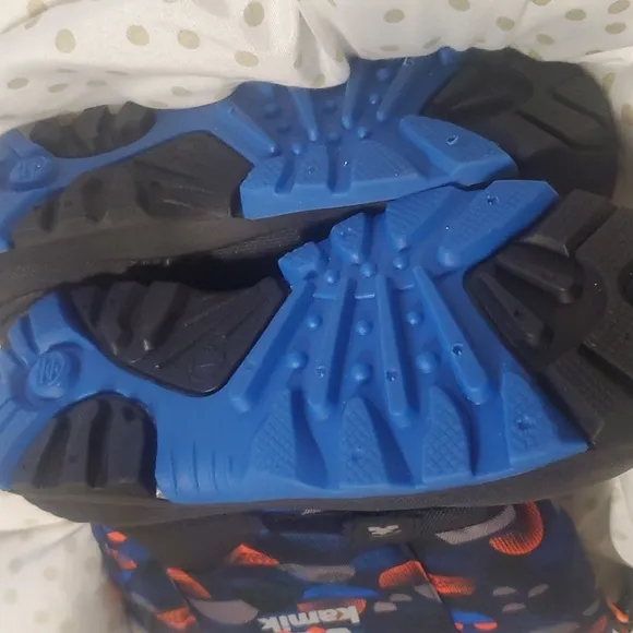 Kid snow boot, kamik NWT size 1, black/Bleu