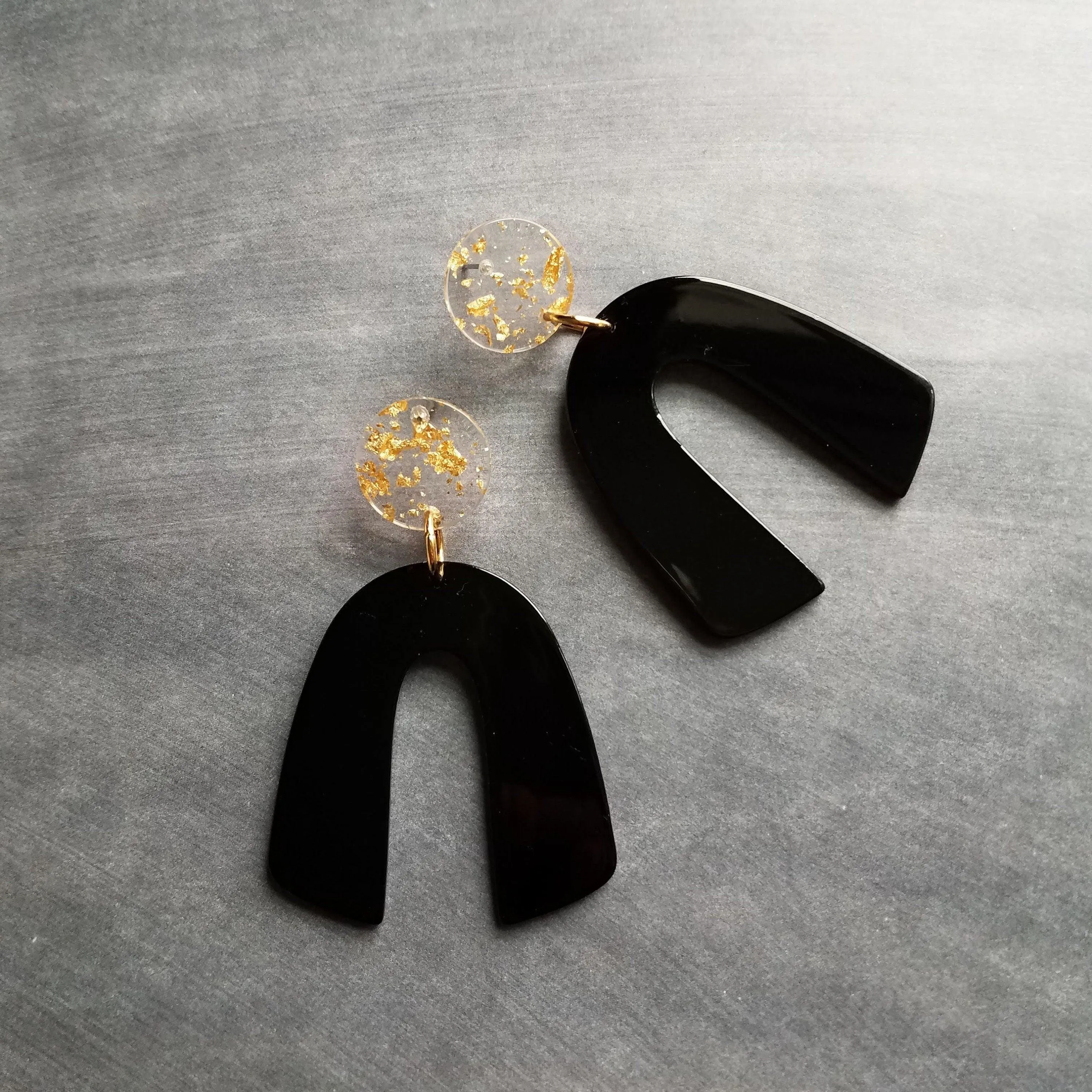 Large Chunky 80s Earrings, large black earring, retro earring, vintage style earring, black acrylic arch, plastic u shape clear gold earring