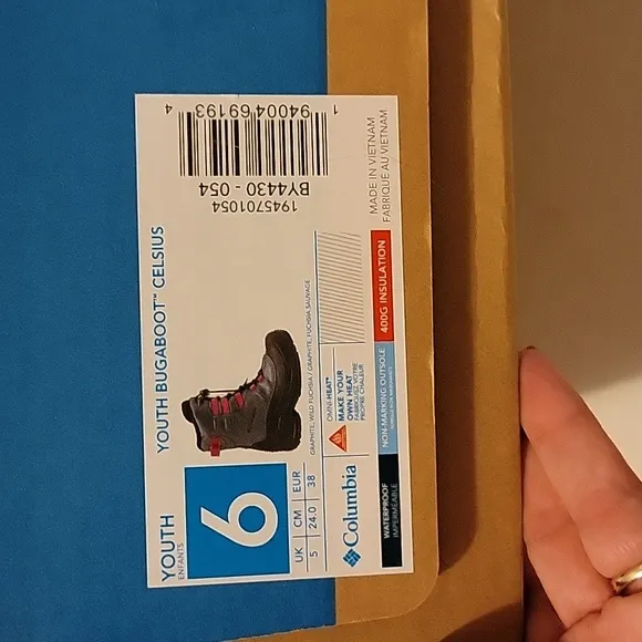 New in Box: Columbia Youth Bugaboot Celsius