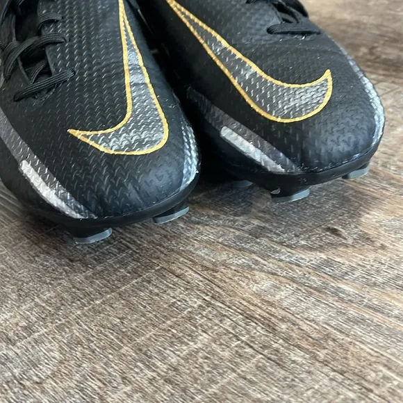 Nike Phantom Soccer Cleats
