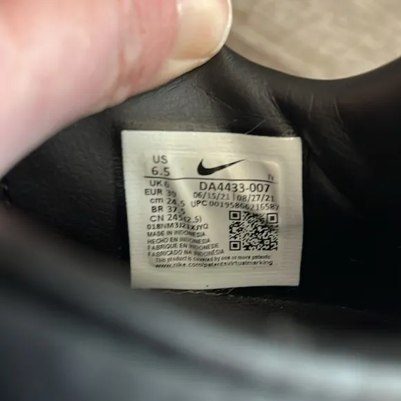 Nike Phantom Soccer Cleats