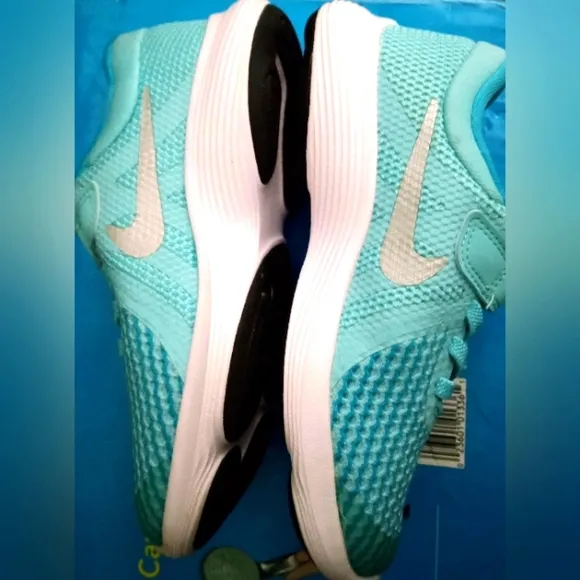 Nike Revolution 4 (PSV) Bleached Aqua Girls 10.5 C