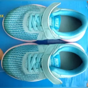 Nike Revolution 4 (PSV) Bleached Aqua Girls 10.5 C