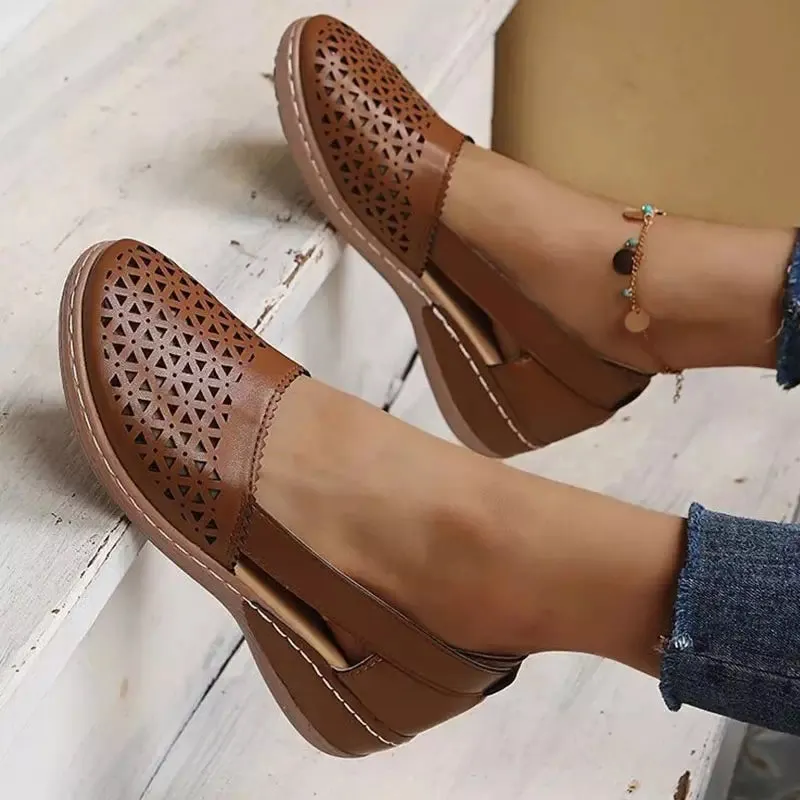 Orthopedic leather sandals