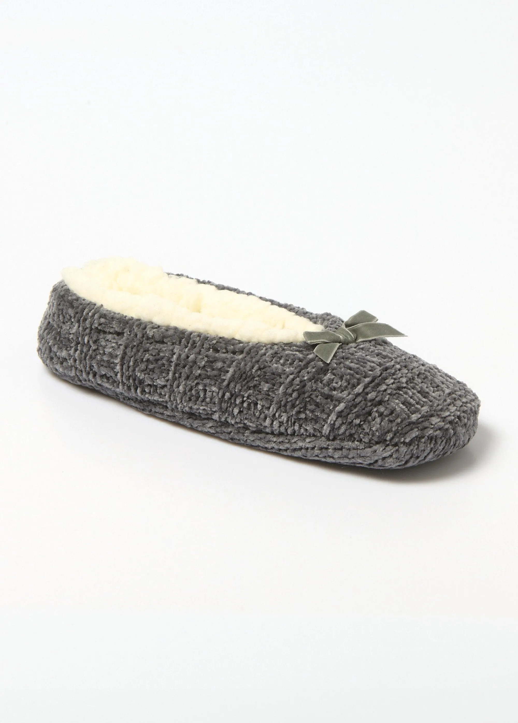 Plush knit slippers