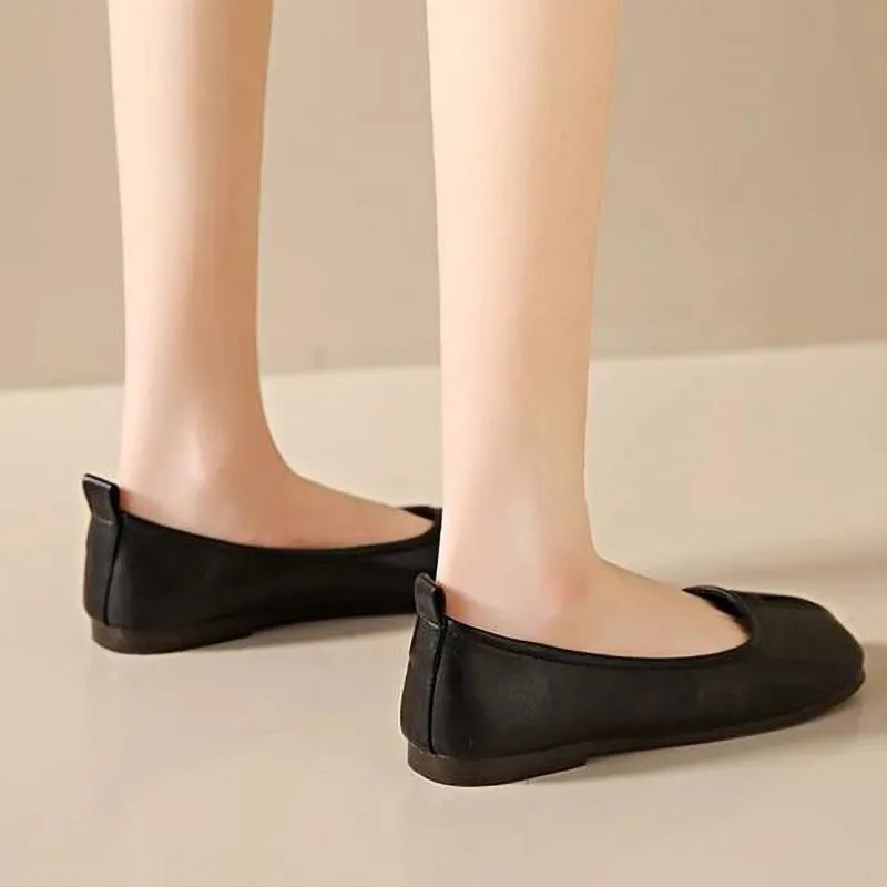 Retro Soft Sole Slip-On Ladies Leather Shoes