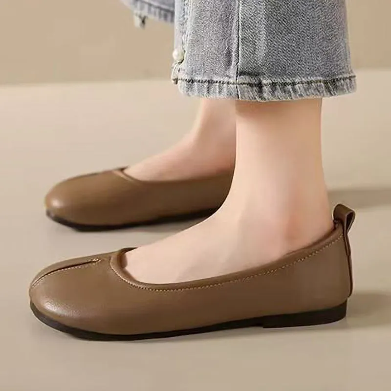 Retro Soft Sole Slip-On Ladies Leather Shoes