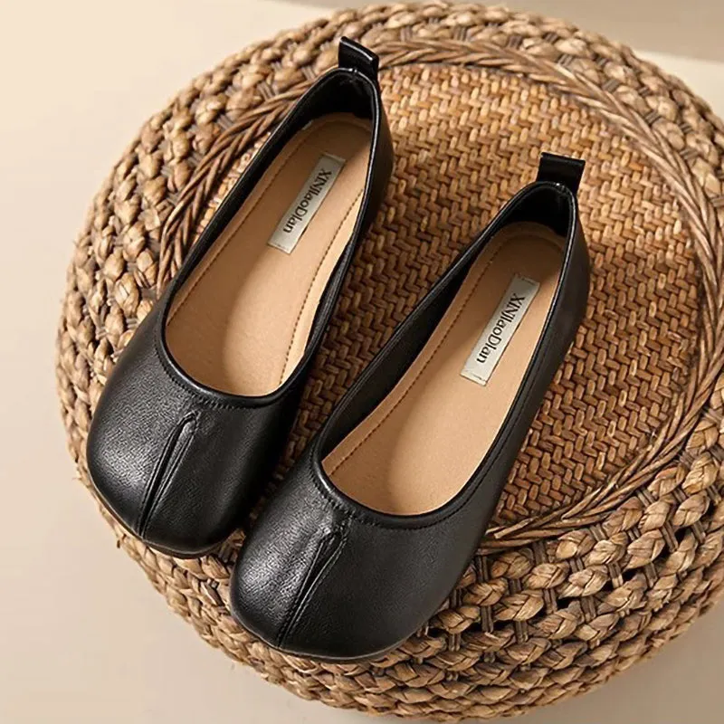 Retro Soft Sole Slip-On Ladies Leather Shoes