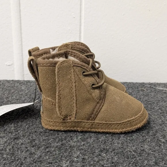 UGG Baby Neumel Soft Sole Chestnut Boots Lace Up Boots Size 0/1