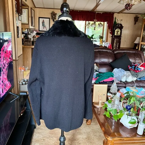 Vintage women’s genuine leather and true rabbit fur collar jacket