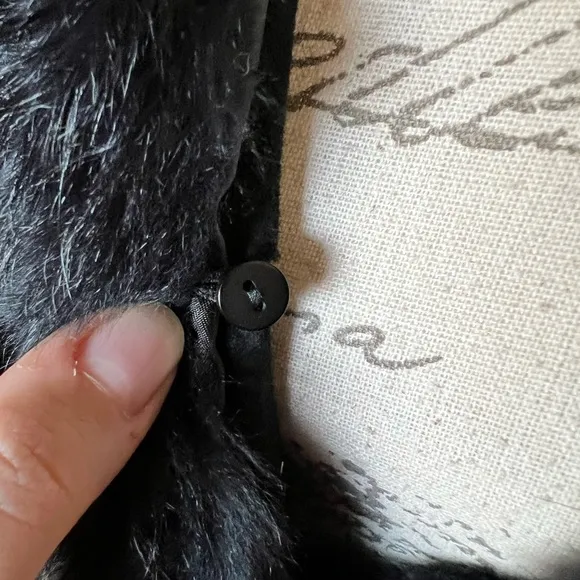 Vintage women’s genuine leather and true rabbit fur collar jacket
